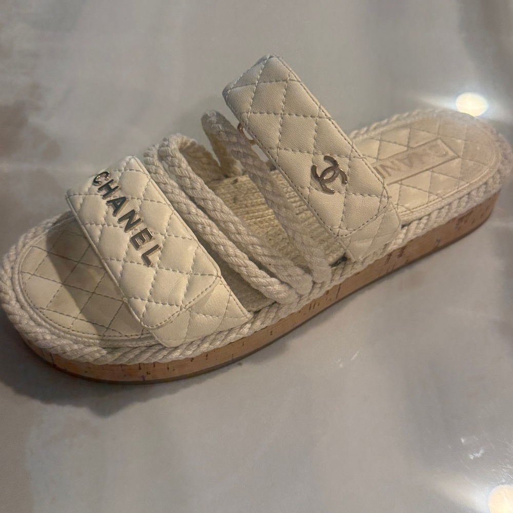 CHANEL Cream Quilted Rope Strap Slide Sandals - Picture 5 of 11